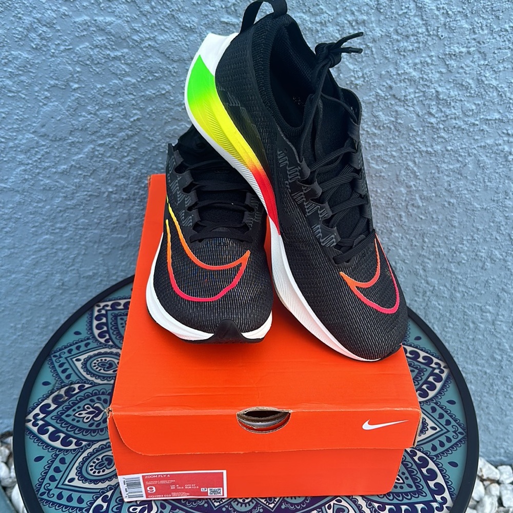 Nike Men's Zoom Fly 4 Low  SIZE (9)